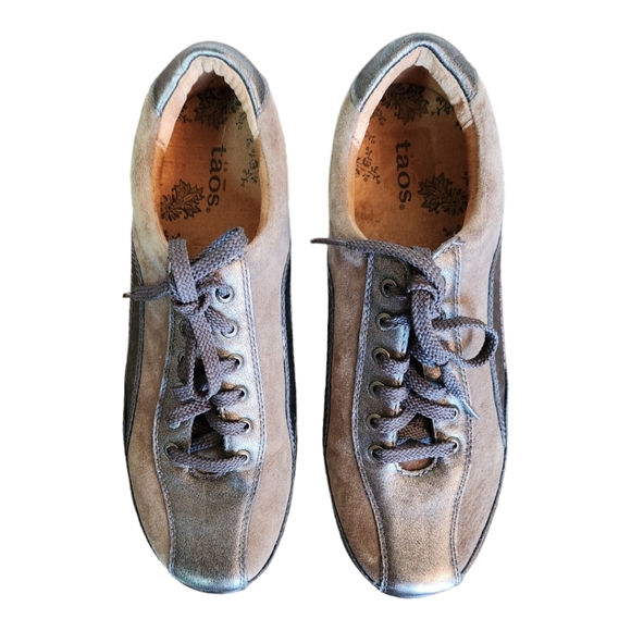 Taos Steady Lace Up Walking Sneaker Suede and Metallic Leather Size 7 - Picture 2 of 9